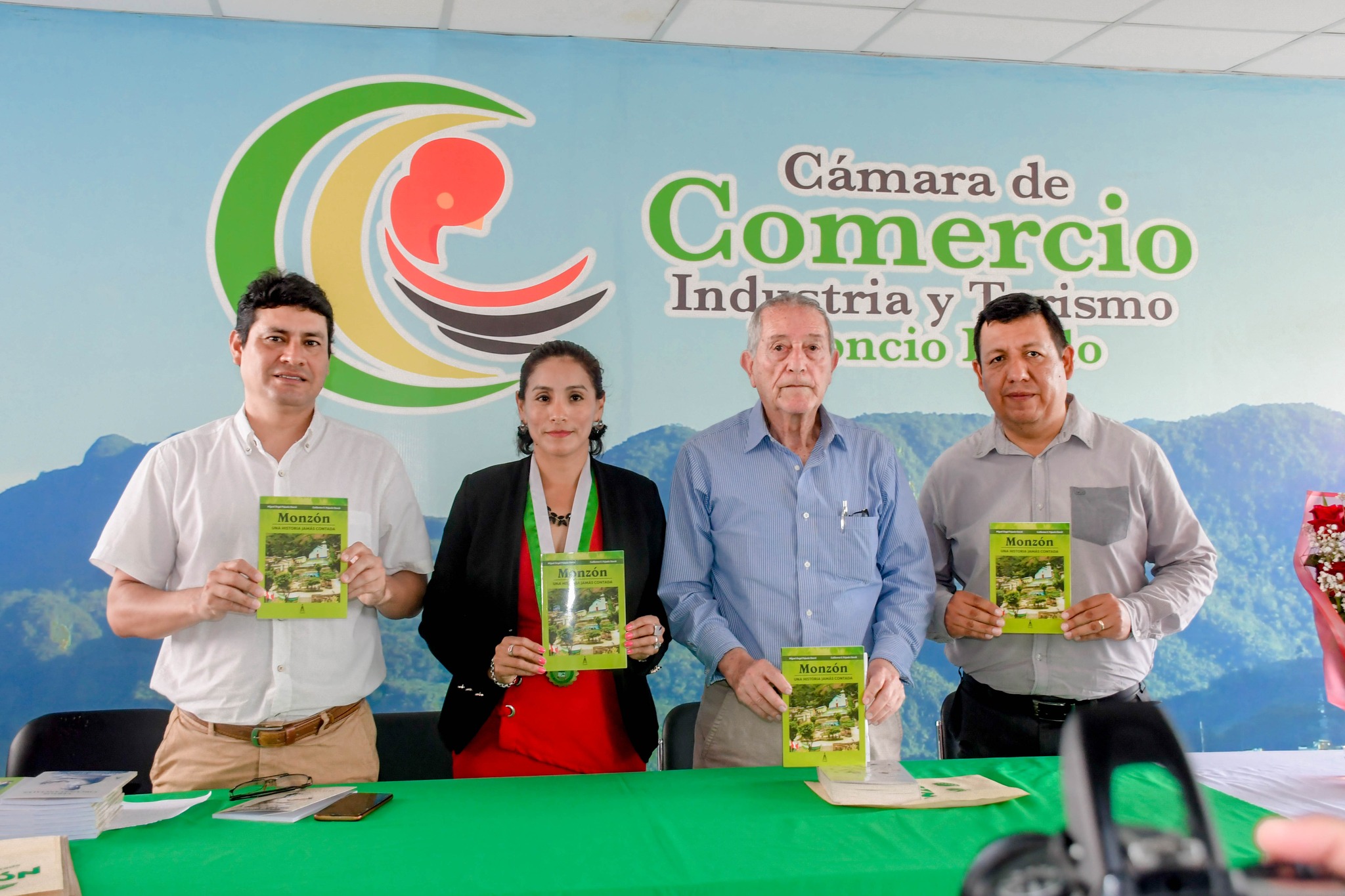 «PRESENTAMOS EL LIBRO»