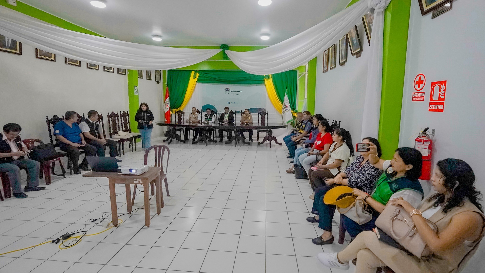 ¡CONSEJO PROVINCIAL TRABAJARÁ EN SANEAMIENTO DE TERRENOS PARA EL SECTOR SALUD EN LEONCIO PRADO!